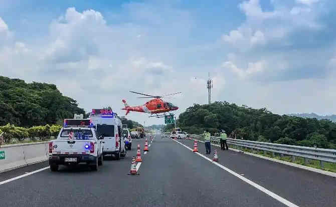 喀什地区高速公路汽车救援案例