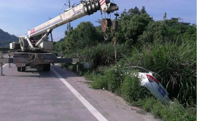 喀什地区重载吊车救援 喀什地区重载吊车救援